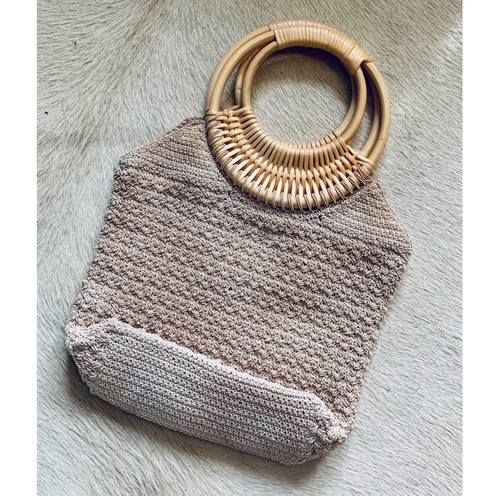 Knit handbag